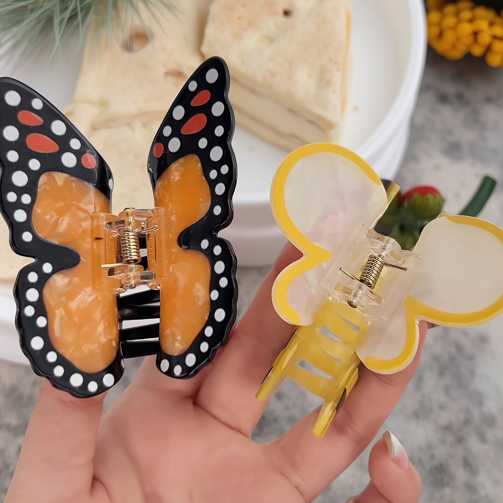 [Cute Hair Clip] 2pcs Summer Cute Butterfly Hair Clip, Cartoon Bee Claw Clip | Vacation Style Medium Shark Clip, Back of the Head Hairpin, Suitable for Daily Style and Party, Travel, Women, Princess, Gift Giving